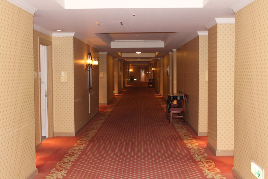 ホテルヨーロッパの廊下。