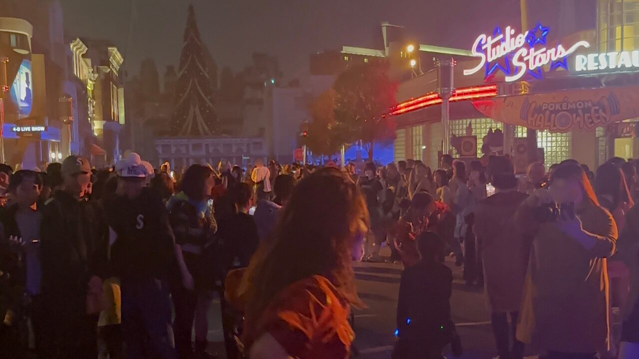 ハロウィン時期のUSJの様子。