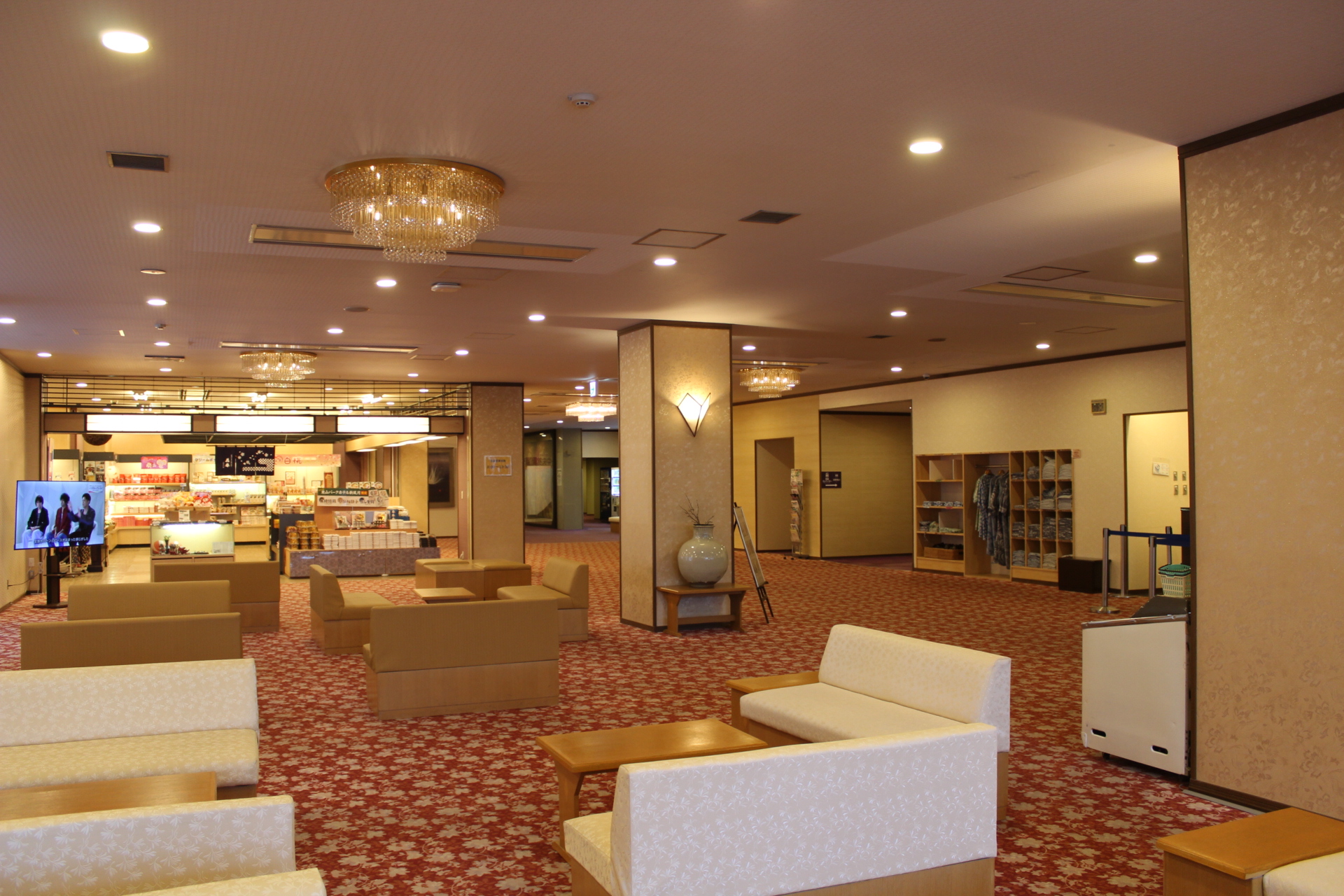 東山パークホテルのロビー