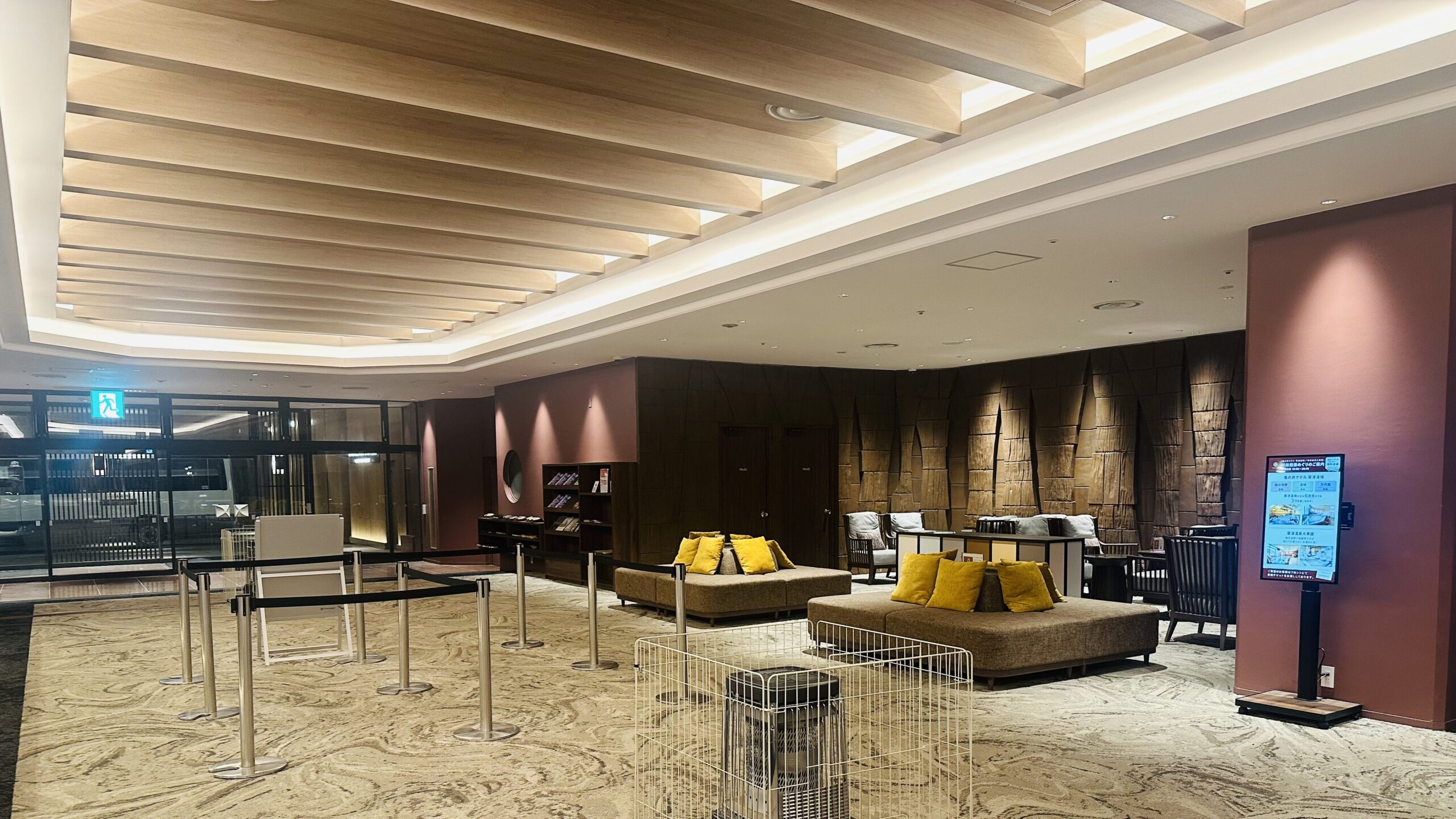 亀の井ホテル　草津リゾートのフロント。