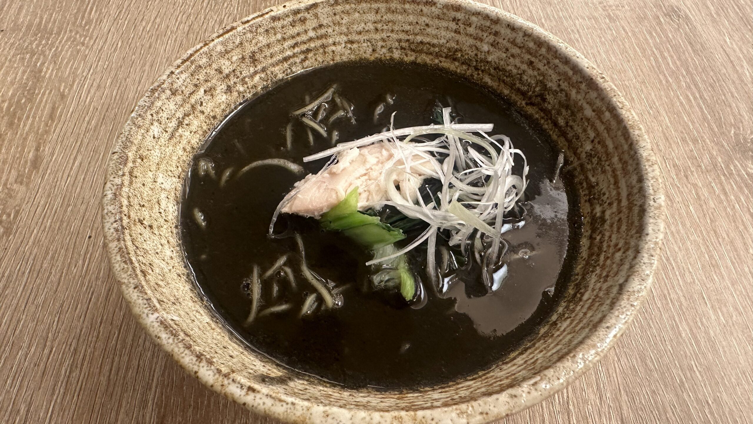 夜食の無料担々麺、