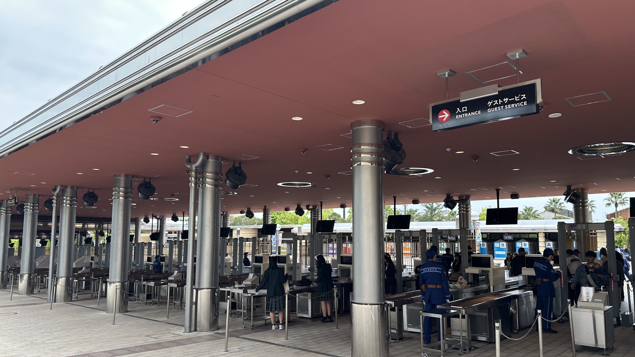 USJの手荷物検査場