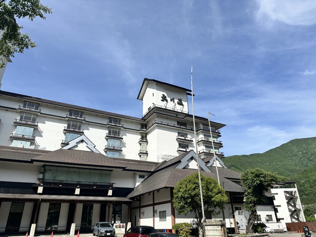 芦ノ牧温泉大川荘の外観。