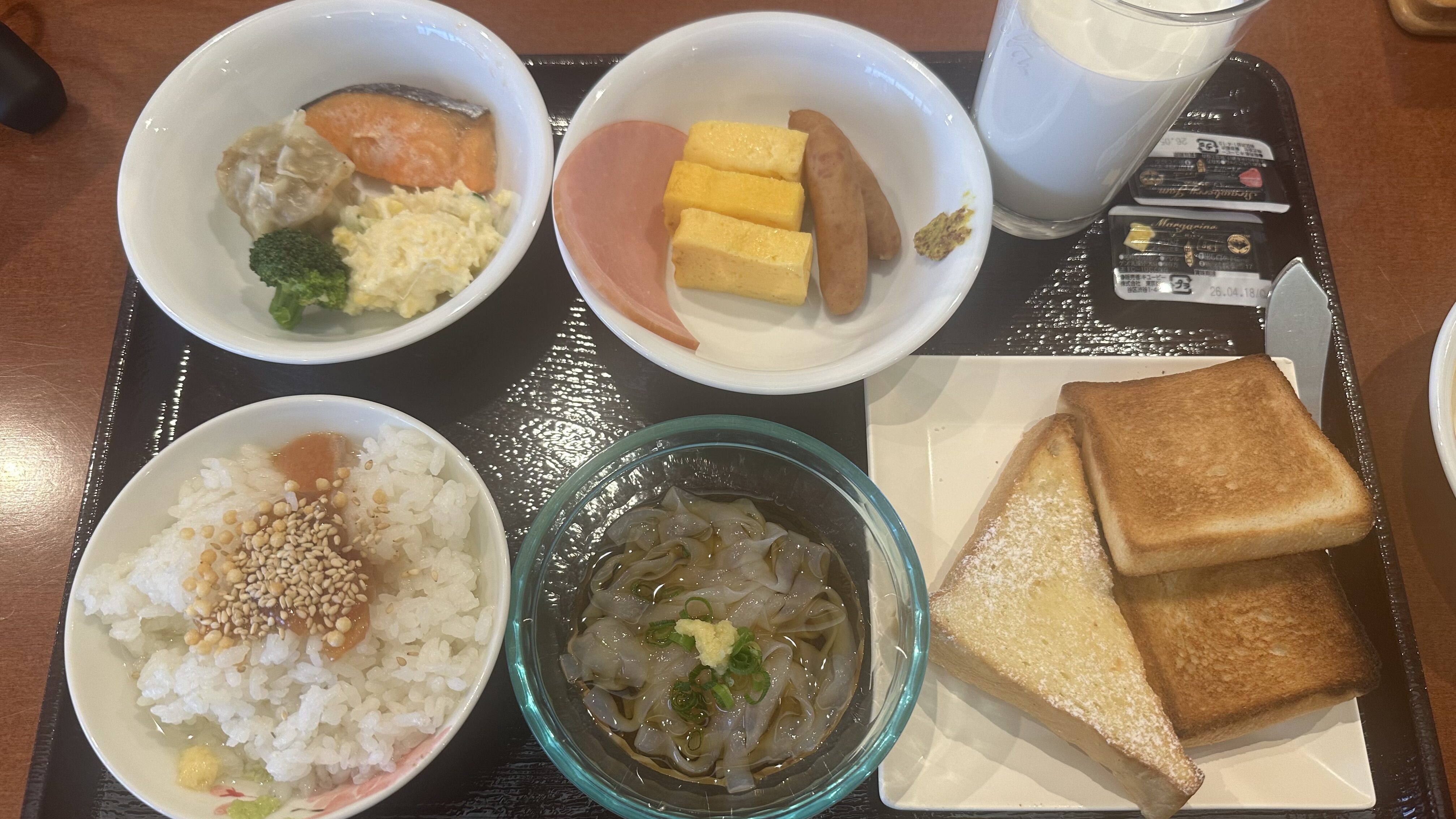 万座ホテルジュらくの朝食。