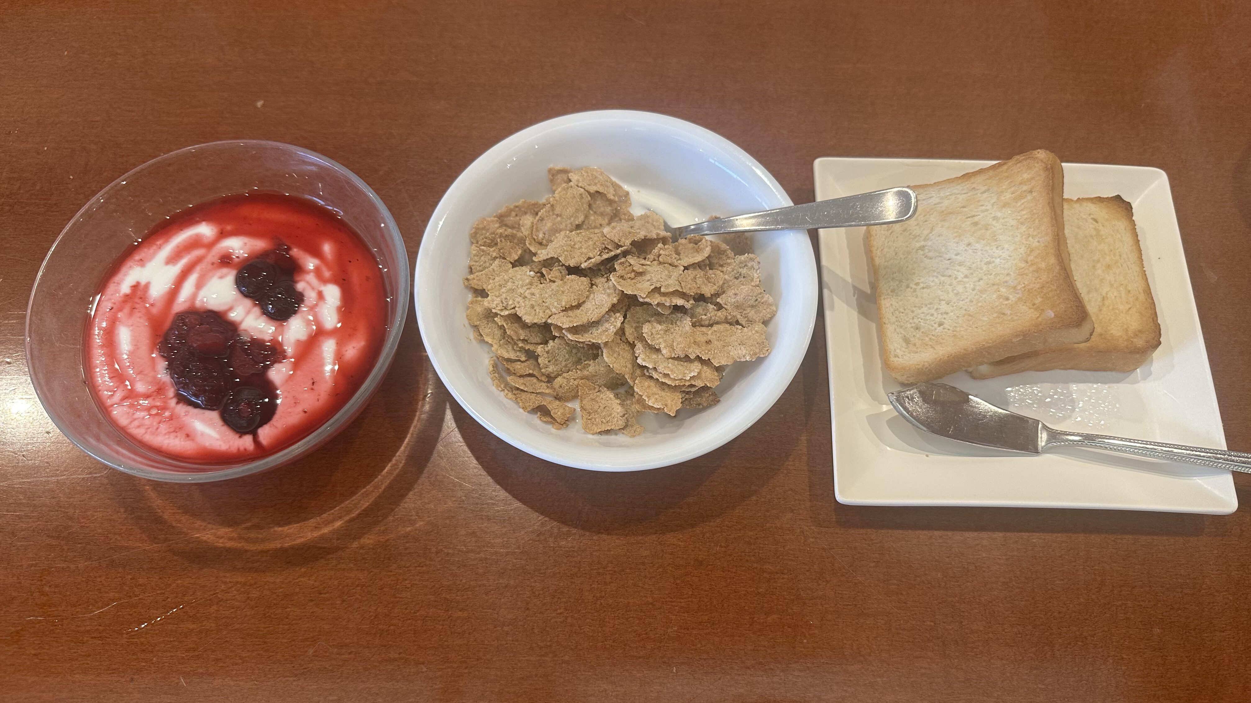 万座ホテルジュラクの朝食。
