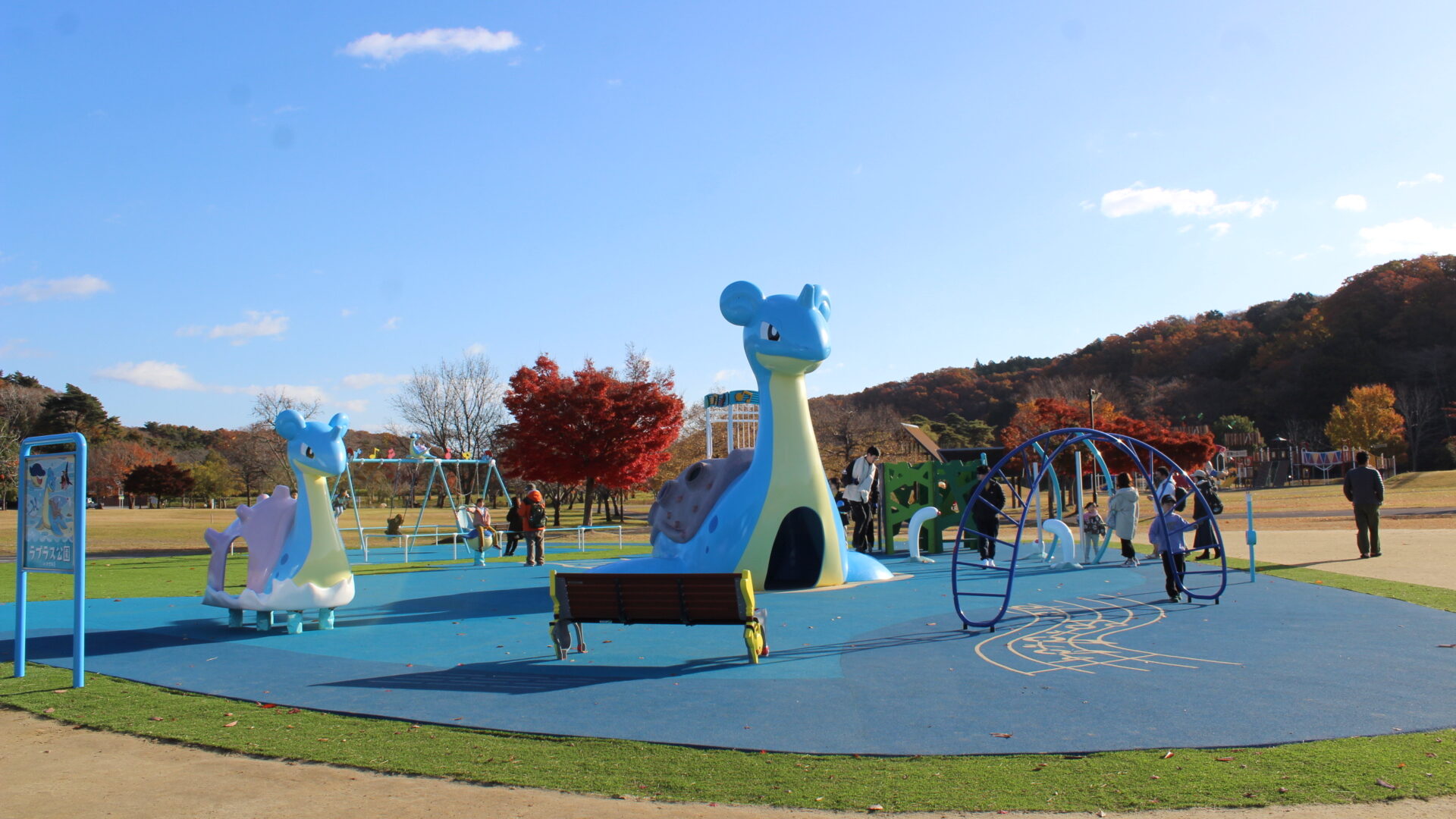 ラプラス公園の広場の様子。