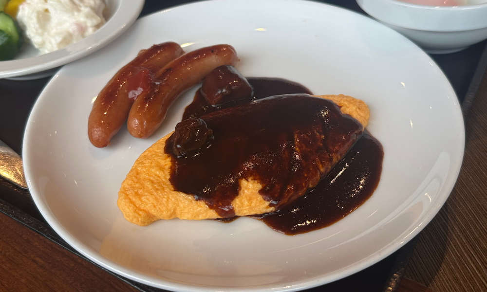 飯坂ホテルジュラクの朝食ビュッフェのオムレツ