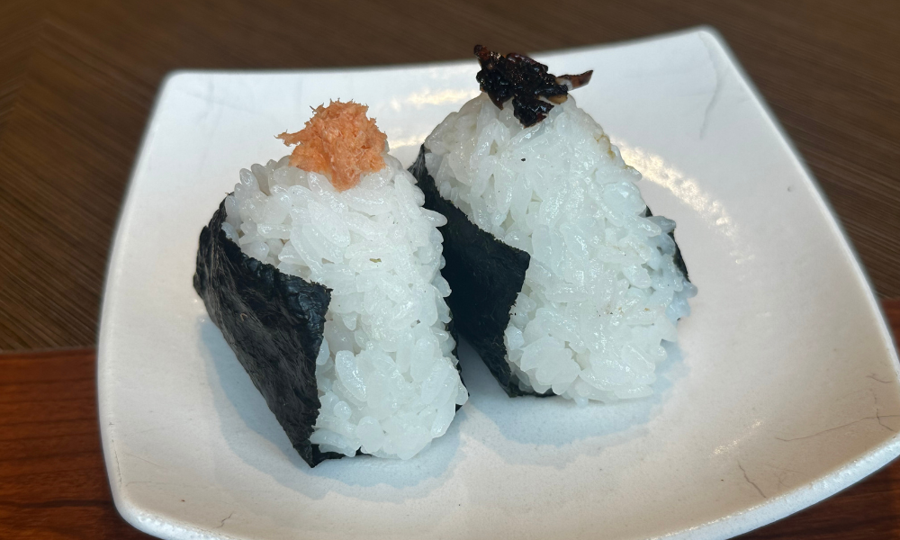 飯坂ホテルジュラクの朝食ビュッフェのおにぎり