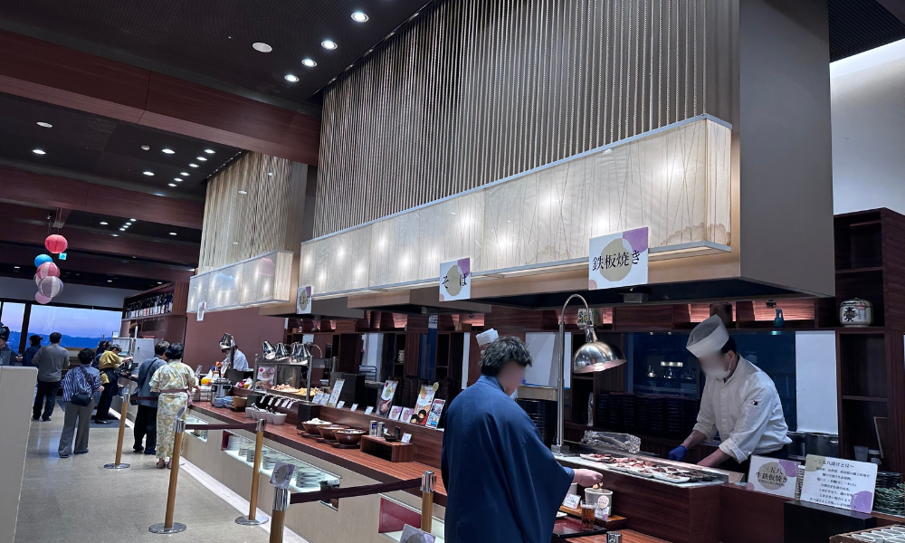 御宿東鳳のバイキングレストラン「あがらんしょ」