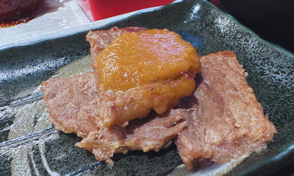 御宿東鳳の朝食ビュッフェのステーキ