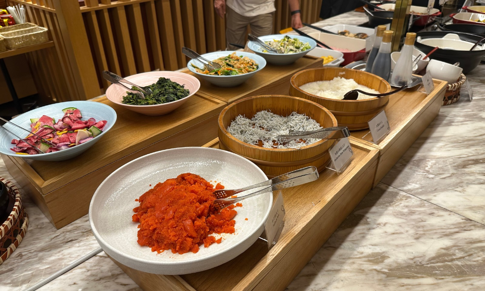 ザ シンギュラリ ホテルの和洋食が楽しめる朝食バイキング